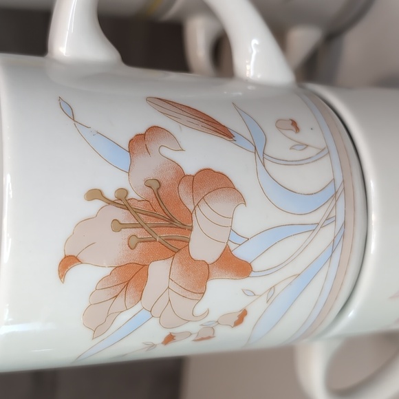 Vintage Finest Ceramics Floral mug set - Picture 6 of 8